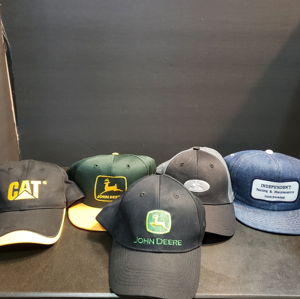 Lot of 5 snapback/Adjustable caps hats trucker.
